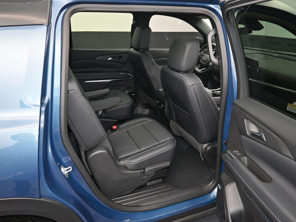 used 2024 Chevrolet Traverse car, priced at $39,598