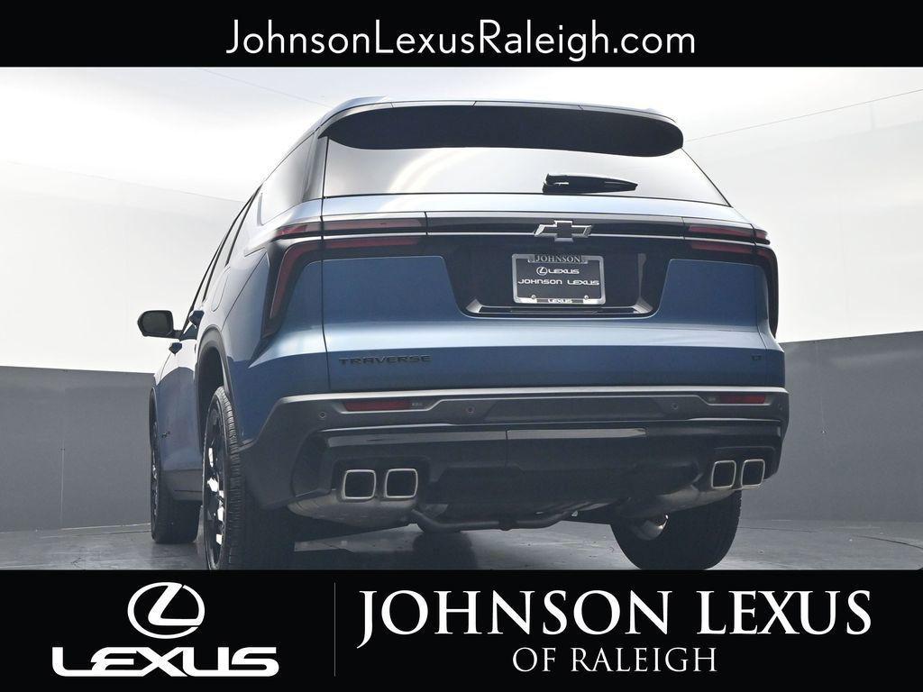used 2024 Chevrolet Traverse car, priced at $39,598