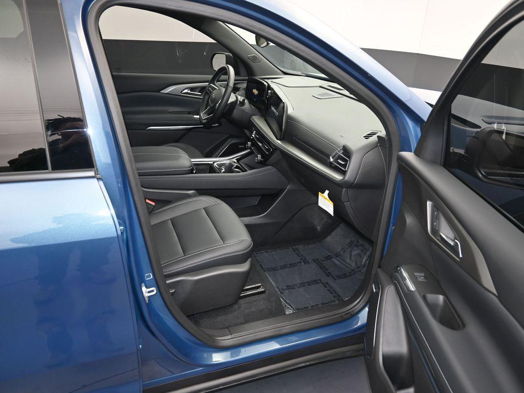 used 2024 Chevrolet Traverse car, priced at $39,598