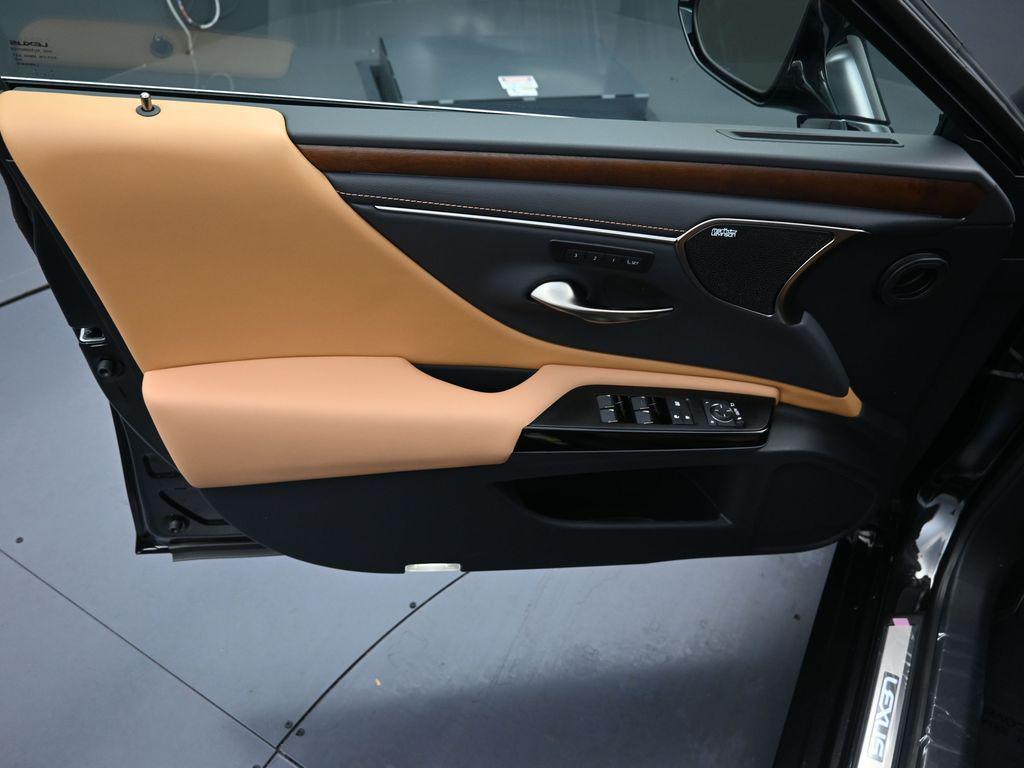 new 2025 Lexus ES 350 car, priced at $55,950