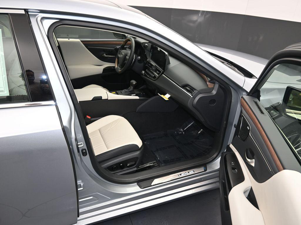 new 2025 Lexus ES 350 car, priced at $56,869
