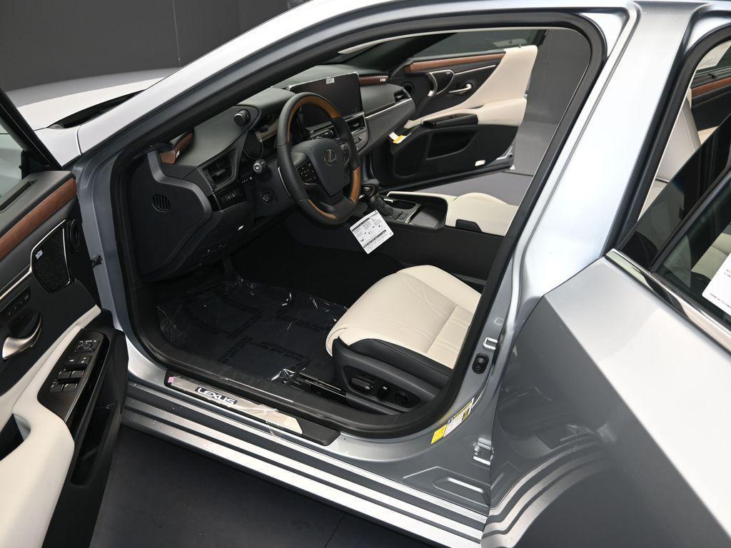 new 2025 Lexus ES 350 car, priced at $56,869