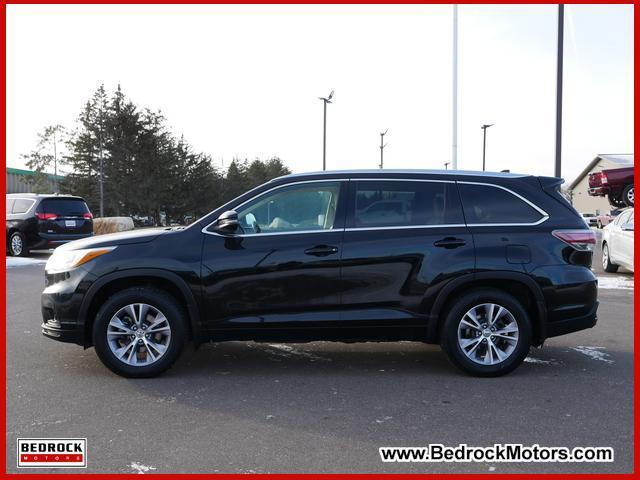 used 2015 Toyota Highlander car, priced at $11,299