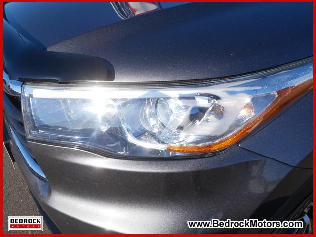 used 2016 Toyota Highlander car, priced at $16,999