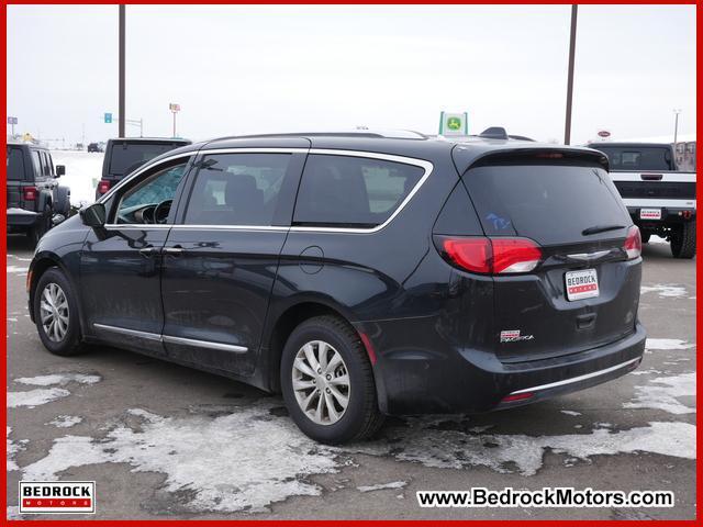 used 2018 Chrysler Pacifica car, priced at $15,499