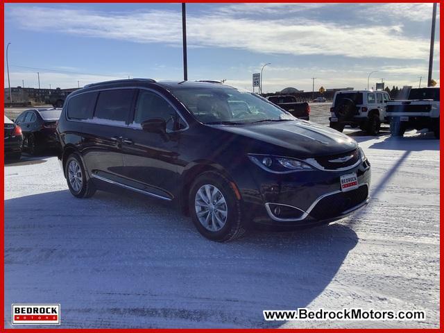 used 2018 Chrysler Pacifica car, priced at $15,899