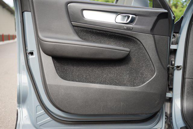 used 2020 Volvo XC40 car, priced at $17,199