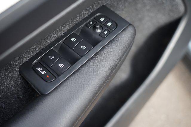 used 2020 Volvo XC40 car, priced at $17,199