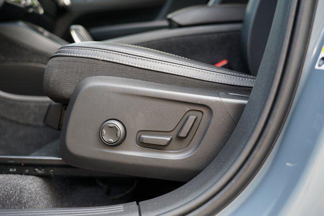 used 2020 Volvo XC40 car, priced at $17,199
