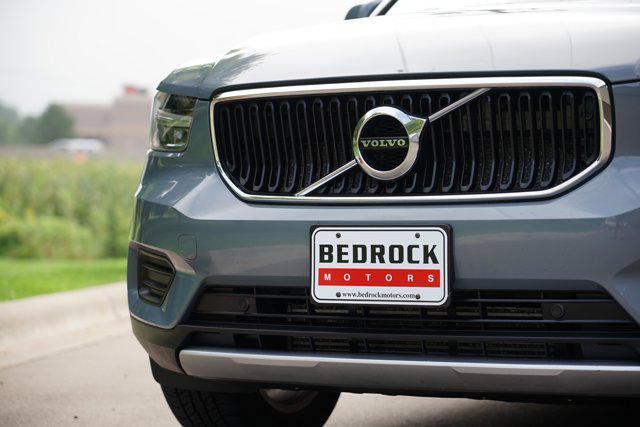 used 2020 Volvo XC40 car, priced at $17,199
