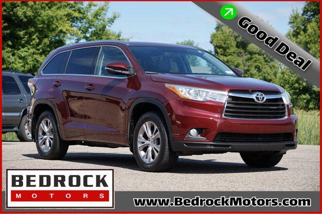 used 2015 Toyota Highlander car, priced at $18,299