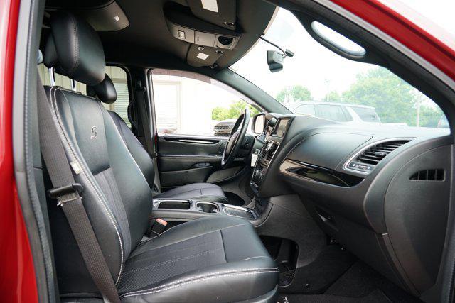 used 2015 Chrysler Town & Country car, priced at $10,799
