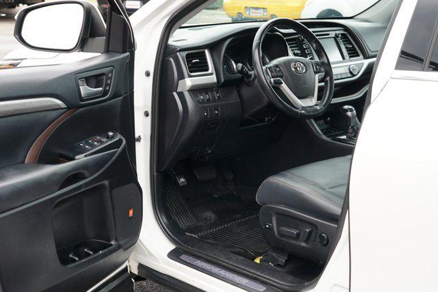 used 2019 Toyota Highlander car, priced at $27,899