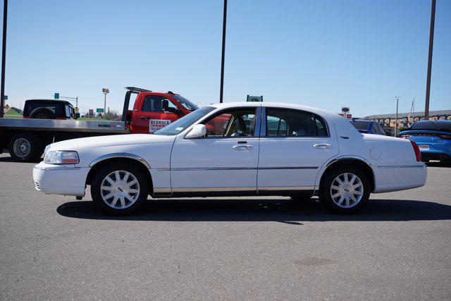 used 2009 Lincoln Town Car car, priced at $11,899