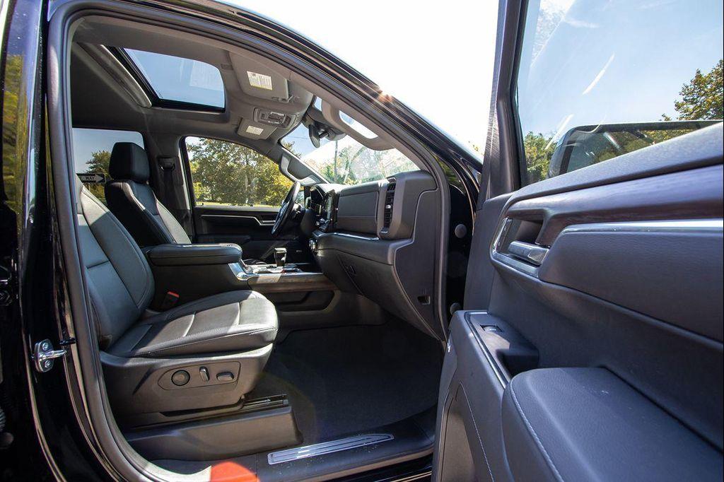 used 2022 GMC Sierra 1500 car, priced at $38,900