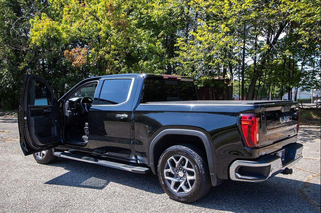 used 2022 GMC Sierra 1500 car, priced at $38,900