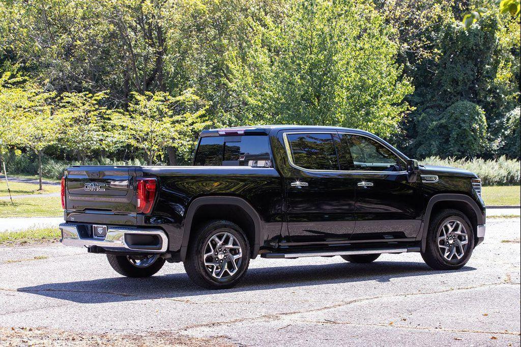 used 2022 GMC Sierra 1500 car, priced at $38,900