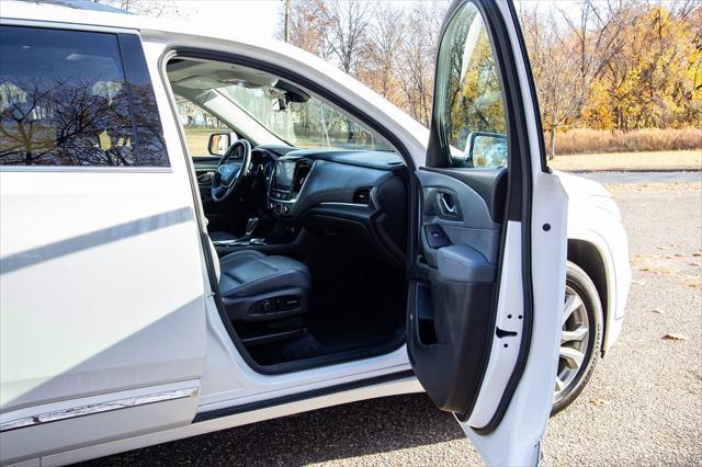 used 2020 Chevrolet Traverse car, priced at $22,900