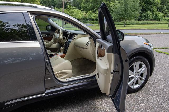 used 2015 INFINITI QX70 car, priced at $15,900