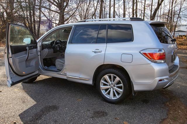 used 2013 Toyota Highlander Hybrid car, priced at $12,500