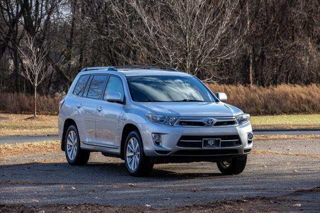 used 2013 Toyota Highlander Hybrid car, priced at $12,500