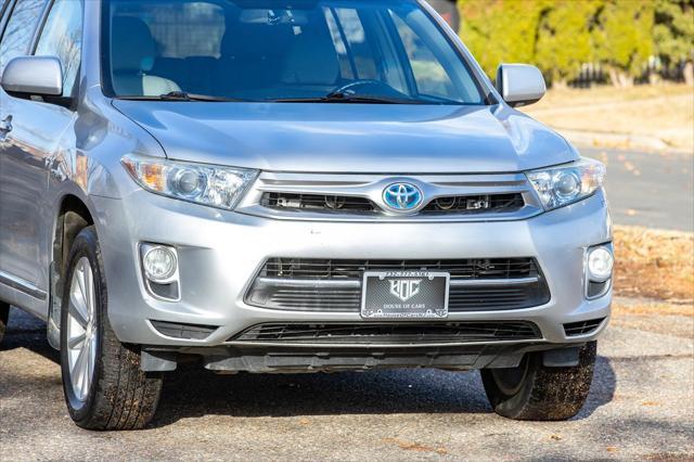 used 2013 Toyota Highlander Hybrid car, priced at $12,500