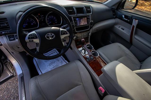 used 2013 Toyota Highlander Hybrid car, priced at $12,500