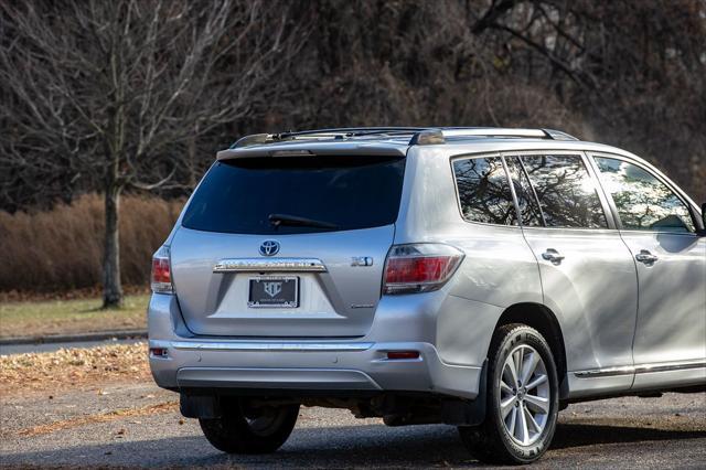 used 2013 Toyota Highlander Hybrid car, priced at $12,500