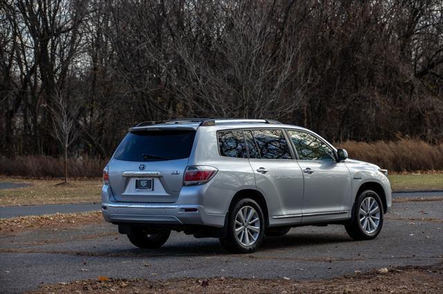 used 2013 Toyota Highlander Hybrid car, priced at $12,500