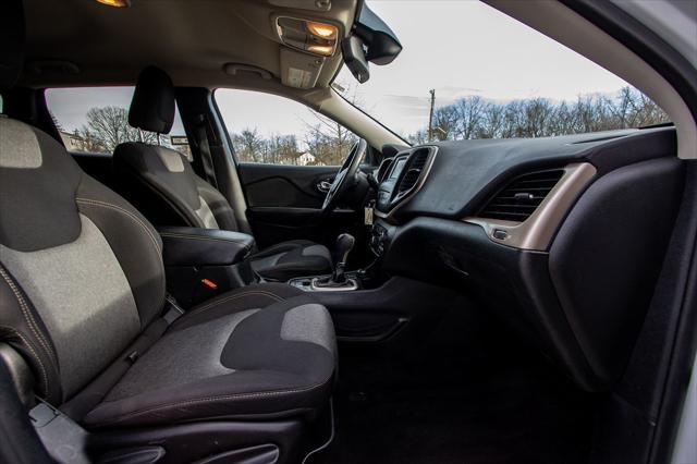 used 2014 Jeep Cherokee car, priced at $6,900