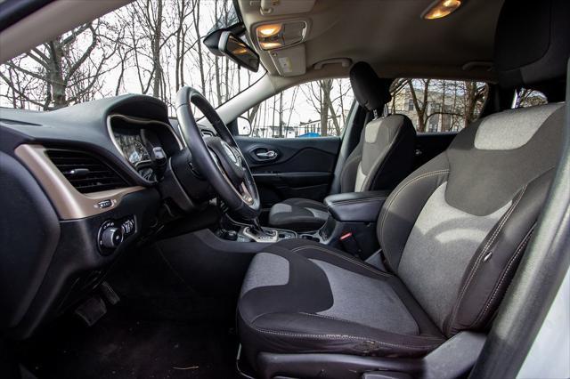 used 2014 Jeep Cherokee car, priced at $6,900