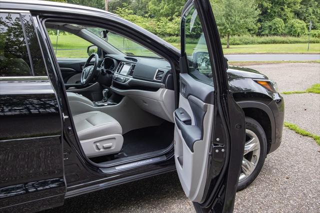 used 2018 Toyota Highlander car, priced at $25,900