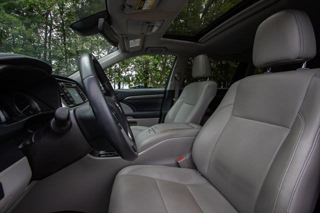 used 2018 Toyota Highlander car, priced at $25,900