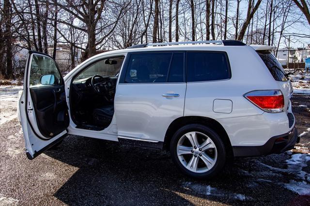 used 2013 Toyota Highlander car, priced at $13,900