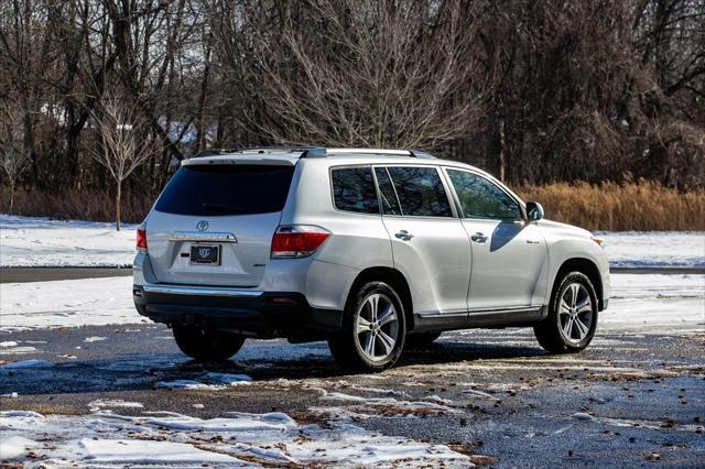 used 2013 Toyota Highlander car, priced at $13,900