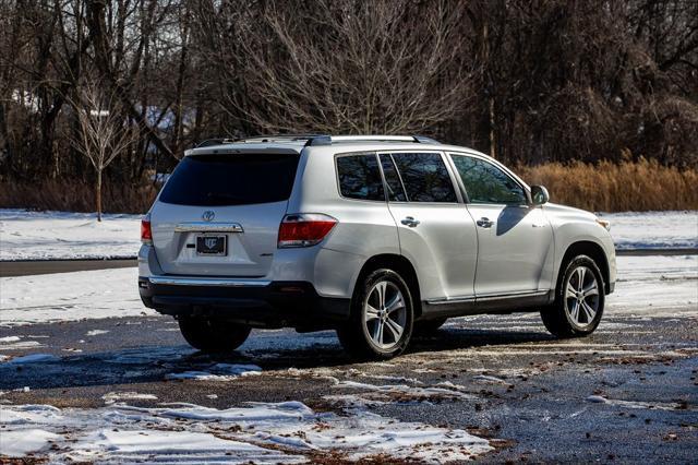 used 2013 Toyota Highlander car, priced at $13,900