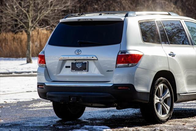 used 2013 Toyota Highlander car, priced at $13,900