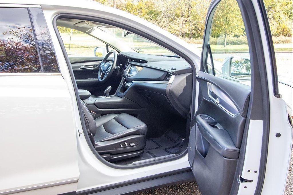 used 2017 Cadillac XT5 car, priced at $19,500