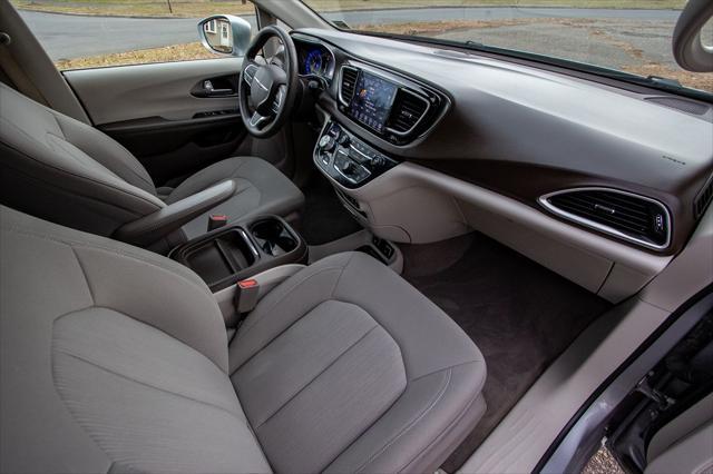 used 2019 Chrysler Pacifica car, priced at $11,500