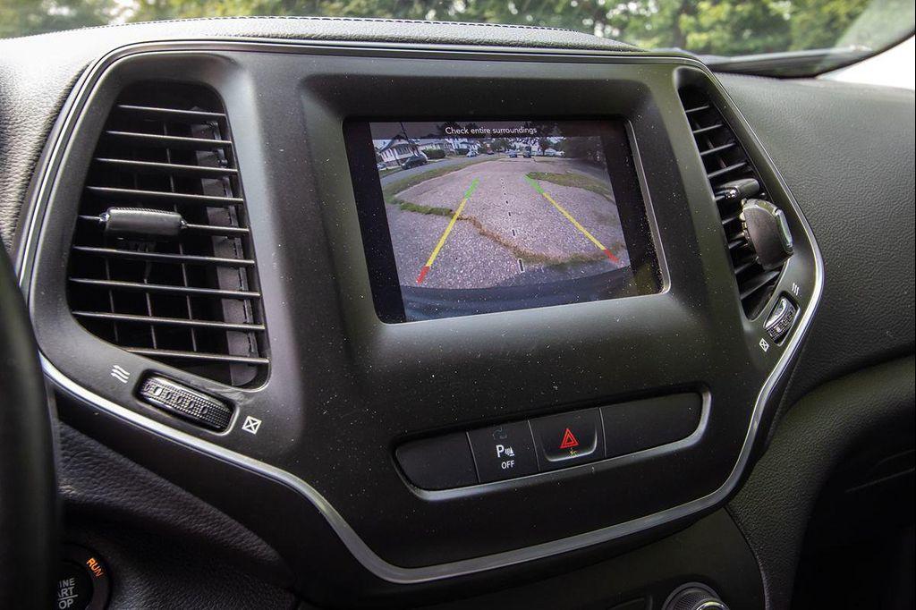 used 2019 Jeep Cherokee car, priced at $13,795