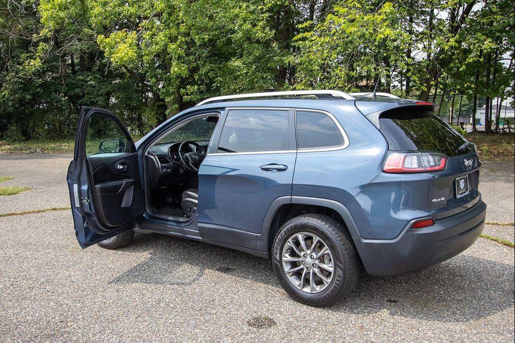 used 2019 Jeep Cherokee car, priced at $13,795