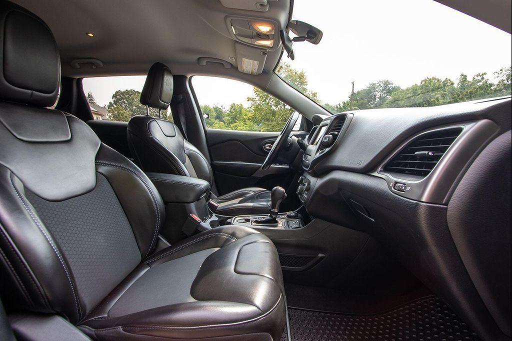 used 2019 Jeep Cherokee car, priced at $13,795
