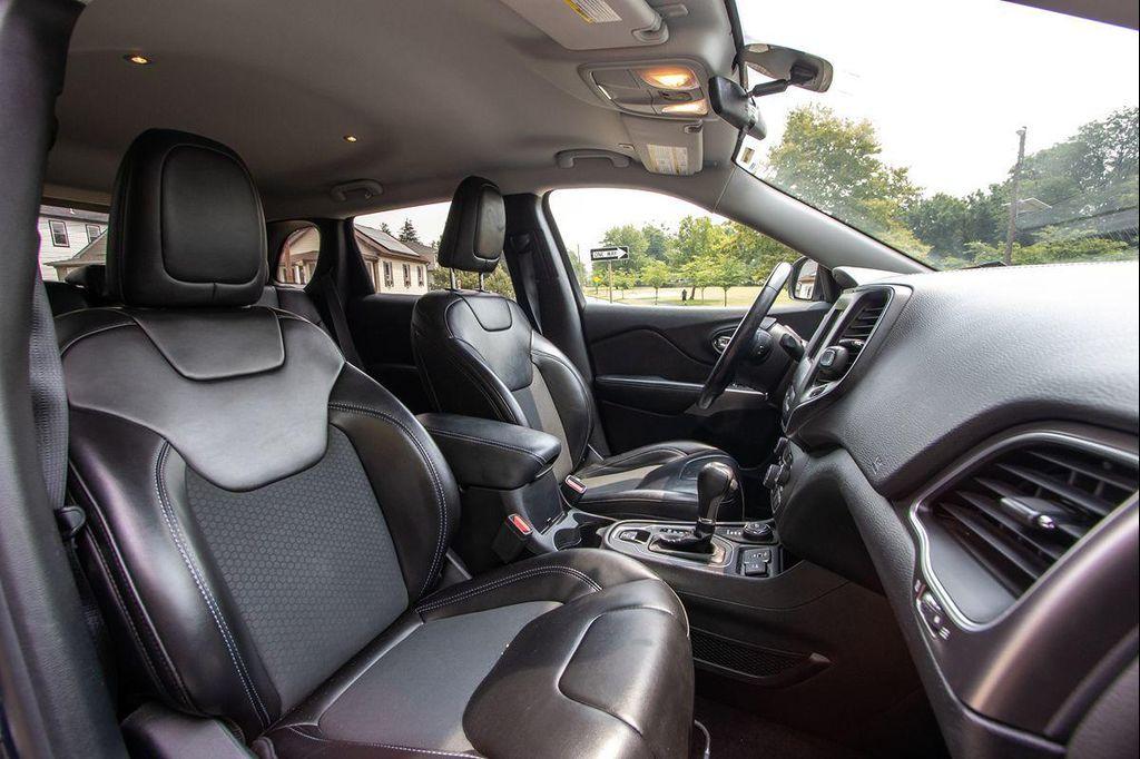 used 2019 Jeep Cherokee car, priced at $13,795