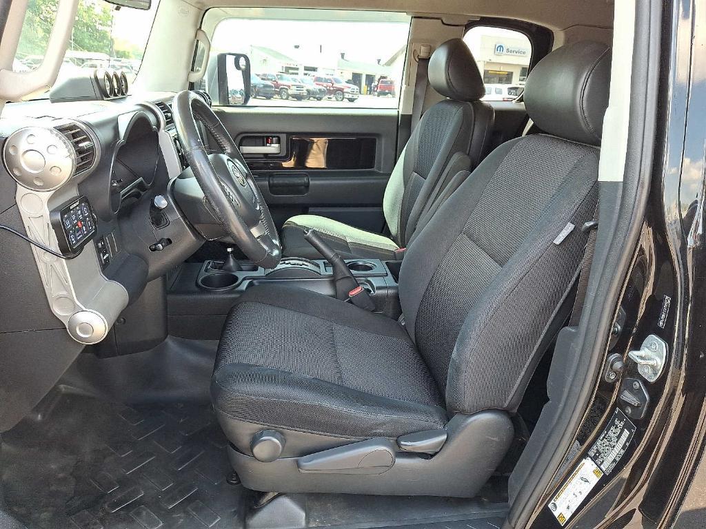 used 2007 Toyota FJ Cruiser car, priced at $11,449