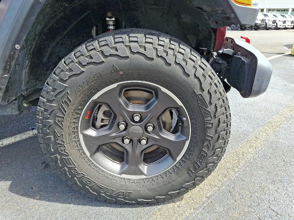 used 2021 Jeep Gladiator car, priced at $40,998