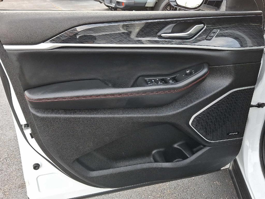 used 2022 Jeep Grand Cherokee car, priced at $31,449