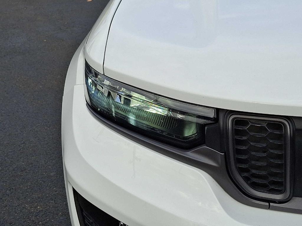 used 2022 Jeep Grand Cherokee car, priced at $31,449