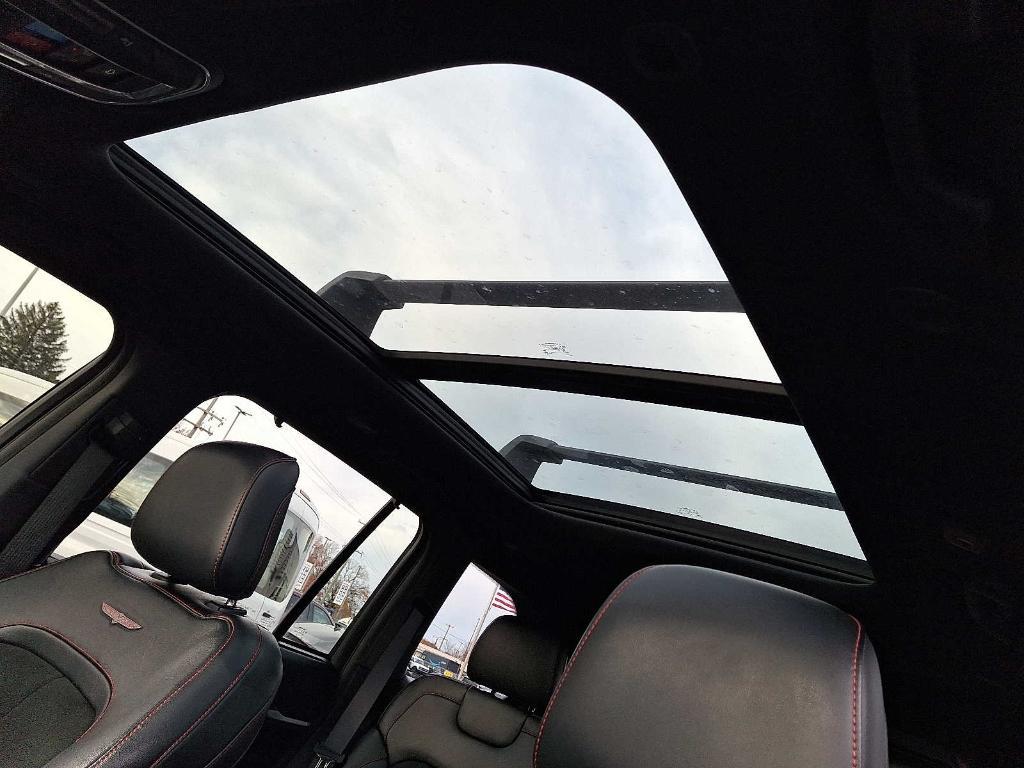 used 2022 Jeep Grand Cherokee car, priced at $31,449