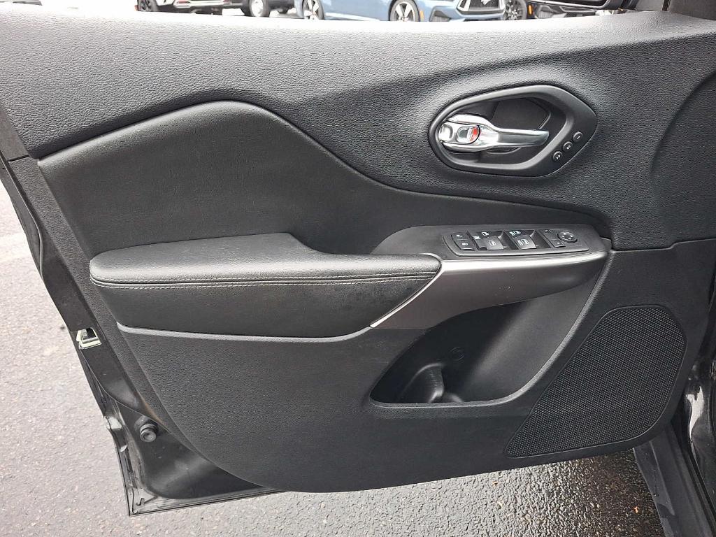 used 2019 Jeep Cherokee car, priced at $18,449