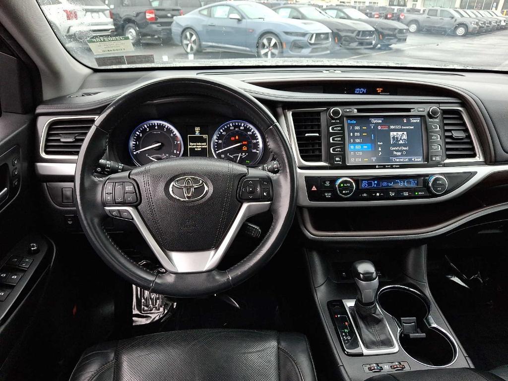used 2016 Toyota Highlander car, priced at $14,889